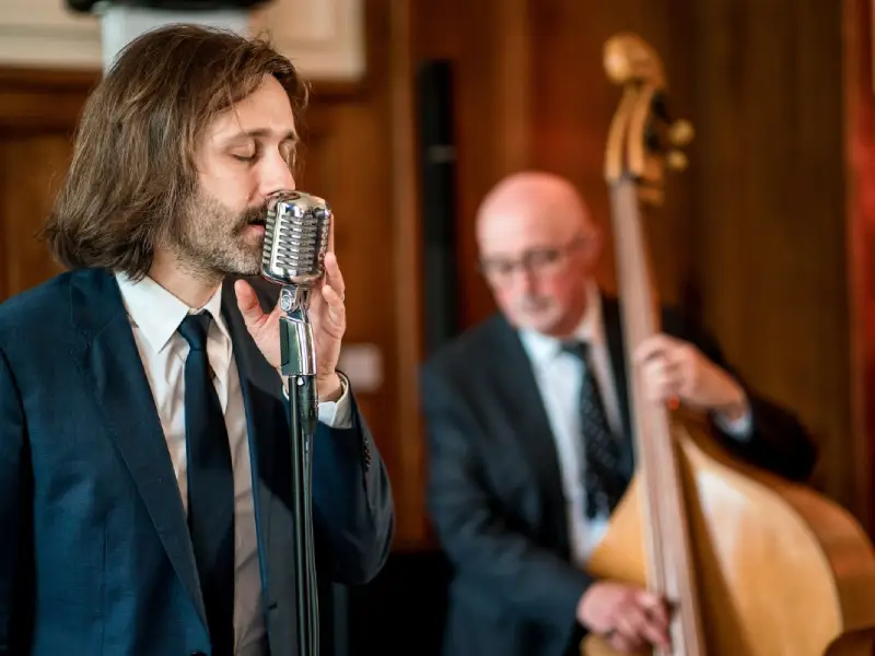 chanteur-contrebasse-evenement